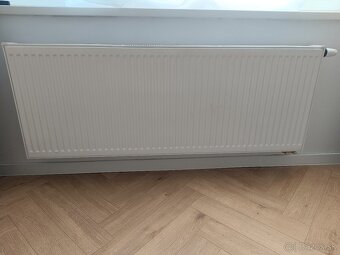Predám radiátor 140x60 - výborný stav - 2