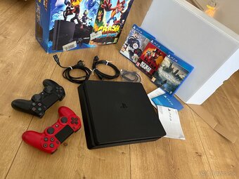 PLAYSTATION 4 slim 500GB - 2