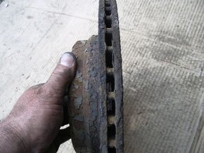 bmw e39 kotuce predne aj zadne - 2