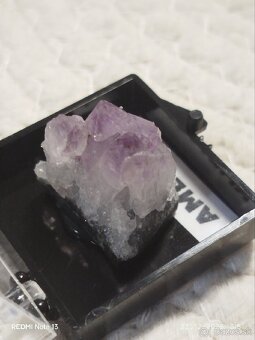 Minerály - 4 druhy - 2