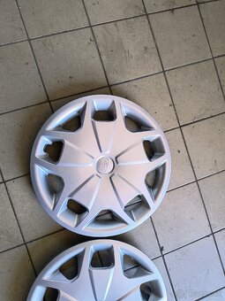 Predám originálne puklice Ford - 2