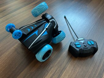 Auto na dialkove ovladanie - 2