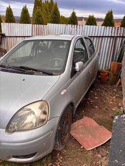 Toyota yaris 1.0 - 2