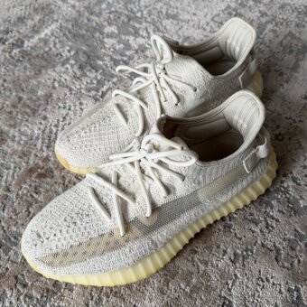 ADIDAS | YEEZY 350 V2 BONE | 43 1/3 - 2