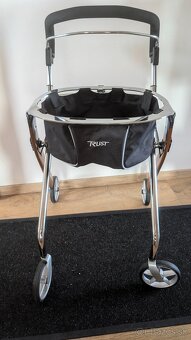 Invalidné chodítko Trustcare - 2