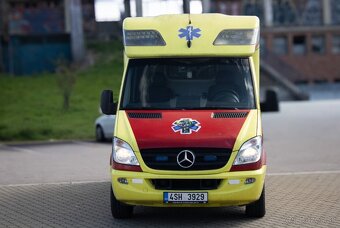 Mercedes-Benz Sprinter, sanitka, karavan - 2