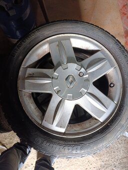 Renault clio - 2