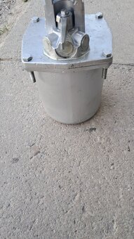 Hydraulicka pumpa kabiny - 2