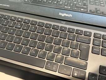 Logitech MX Keys klávesnica – US layout, veľmi dobrý stav, k - 2