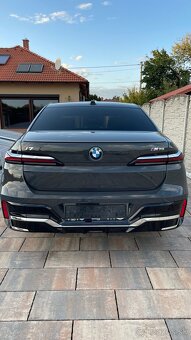 odstupim leasing BMW i7 M70 xDrive - 2