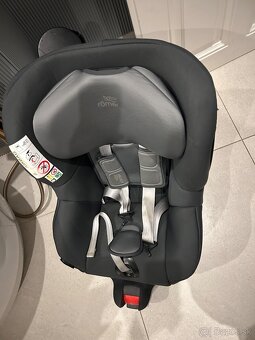 Britax romer dualfix m i-size cierna rok vyroby 2018 - 2