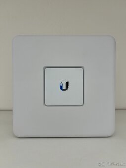 Ubiquiti UniFi Security Gateway (USG) - 2
