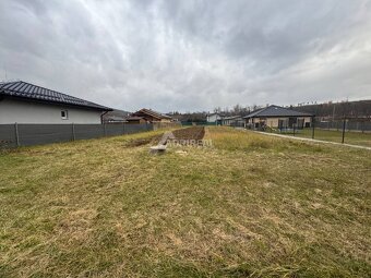 NOVÁ CENA:Stavebný pozemok s IS Sp. Hrhov-Levoča;1001 m2; 90 - 2
