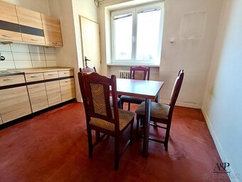 NA PREDAJ 1 IZB. BYT V CENTRE MESTA, 40M2, HVIEZDOSLAVOVA UL - 2