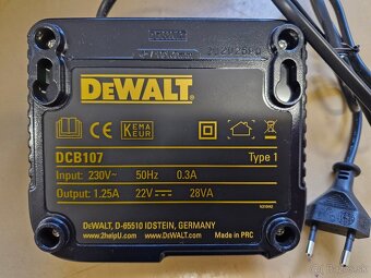 Nabíjačka DeWalt DCB107 - 2