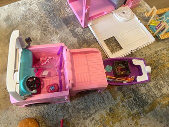 Barbie karavan a doplnky - 2