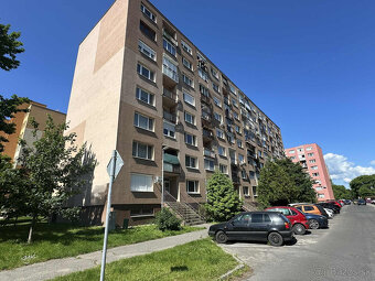 Na predaj 3 izbový byt na 2 poschodí s výťahom za priateľskú - 2