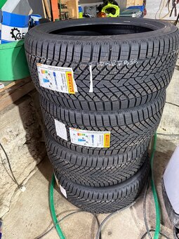 Predám zimne pneumatiky 285/40r21 - 2