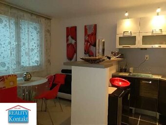 Ponúkame na prenájom 1-izbový byt v N. Zámkoch - 2