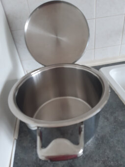 Nádoba s pokrievkou 24 cm a 5,8l - 2