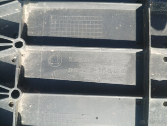 octavia 4 spodni kryt narazniku - 2