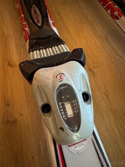 Predám lyže, lyžiarky, prilba - 2