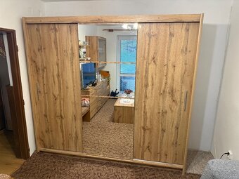 Šatníková skriňa - 2