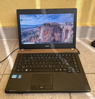 Acer TravelMate / Intel i3-2370M / 4GB RAM / 500GB HDD /14" - 2