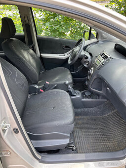 Toyota Yaris benzín - 2