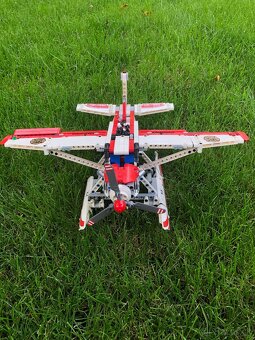 LEGO Technic 42040 Požiarné lietadlo (Fire Plane) - 2