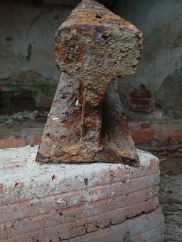 Traverza,šína, koľajnica, železná oceľ, železo - 2