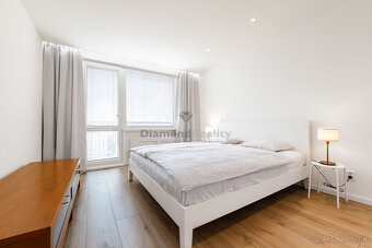 Krásny svetlý zrekonštruovaný  1-izbový byt - Trieda SNP - 2