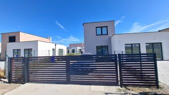 Zákazková výr. hliníkové ploty brány zábradlia kovové brány - 2