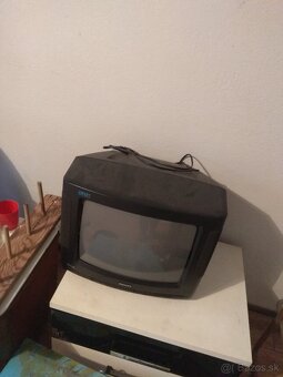 TELEVíZOR PHILIPS - 2