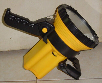 Vyhľadávací bodový reflektor - 2