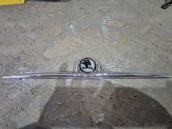 Škoda 1000mb predný napis - 2