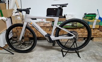 Canyon Roadlite: ON CF 9 LTD - 2