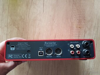 Focusrite Scarlett 2i4 - 2