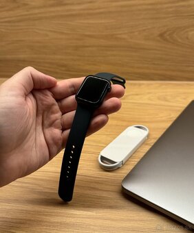 Apple Watch SE 2 (2024) 40mm Midnight - neaktivované - 2