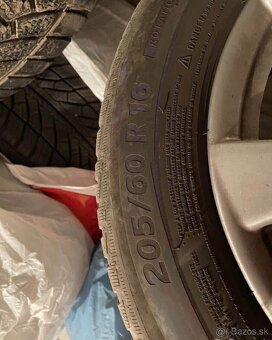 KOLESA BMW 205/60/R16 zimne - 2