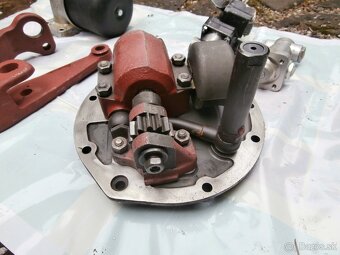Predám čerpadlo hydrauliky 32l original české - 2