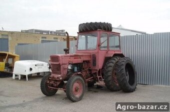 Rumunský Traktor UTB - 2