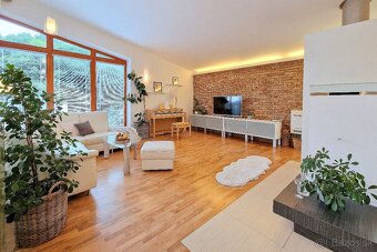 Rodinný dom Podhradová 250m2 v slepej ulici - 2