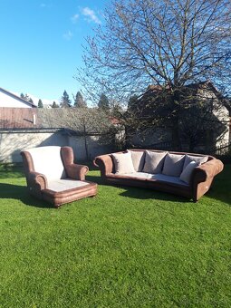 Predám veľkú pevnú sedačku s kreslom - 2