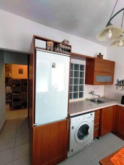 Na predaj 3 izbový tehlový byt - blízko centra mesta - 2