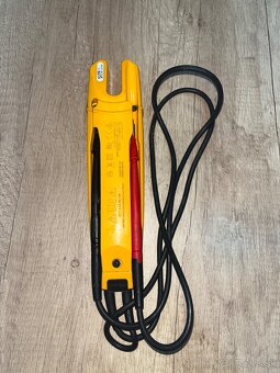merací nástroj značky Fluke - 2