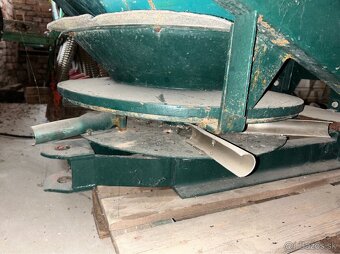 Predám rozmetadlo na hnojivo - 2