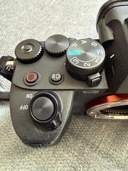 Sony Alpha A7 IV a objektívy - 2