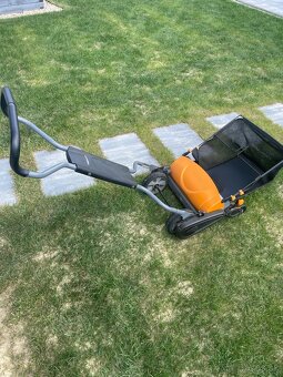Vretenova kosačka Fiskars - 2