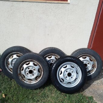 Predám pneu s diskami r13 - 2
